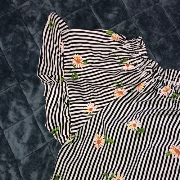 Off-the-shoulder women’s blouse - Picture 3 of 4